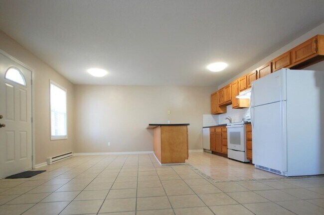 Building Photo - 105-107 South Plum
