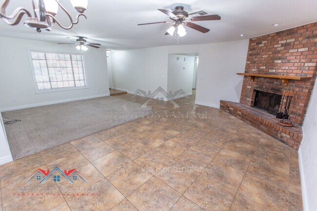 Building Photo - 1928 N Kachina