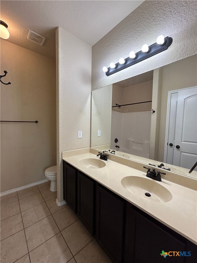 Building Photo - 295 Rosalie Dr