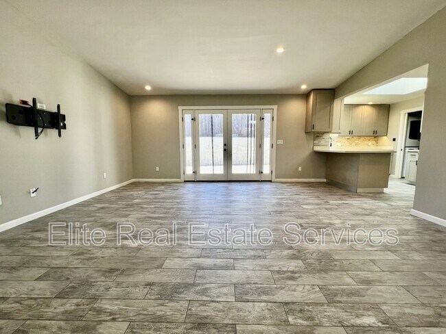 Building Photo - 1012 Barrett Ave