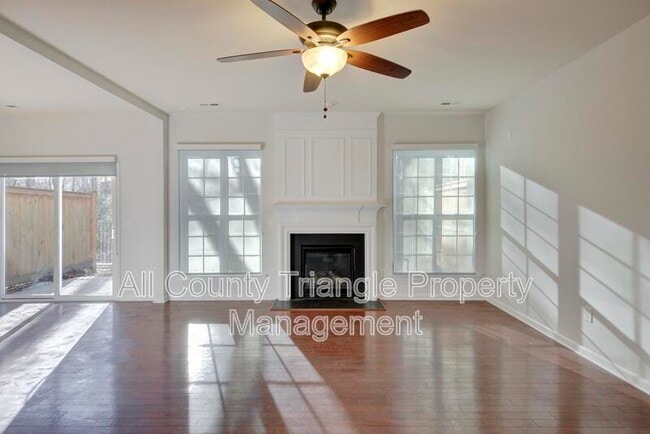 Building Photo - 408 Dyersville Dr