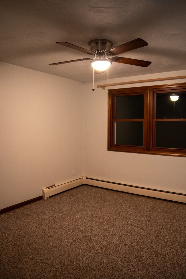 Building Photo - 4822 E Eddy Dr