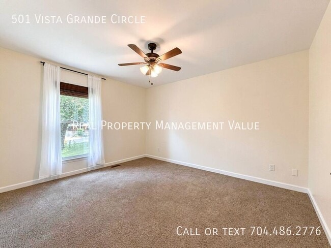 Building Photo - 501 Vista Grande Cir