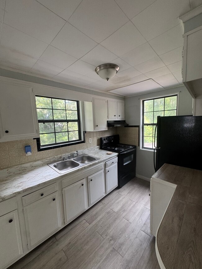 Building Photo - 7107 Arlet Dr