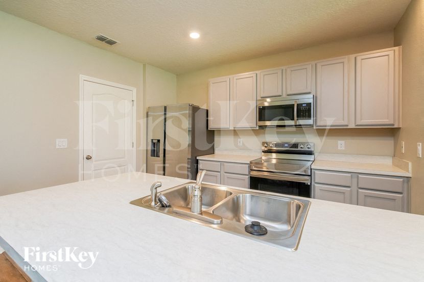 Building Photo - 2741 Grand Central Ave