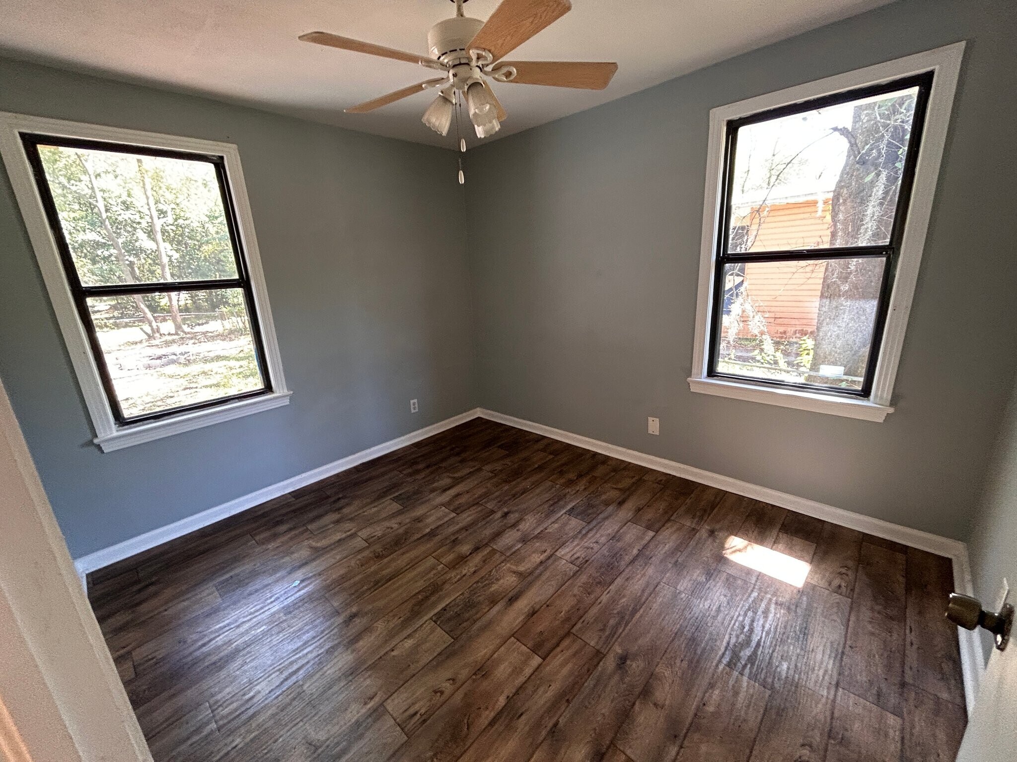Building Photo - 5565 Minosa Cir E