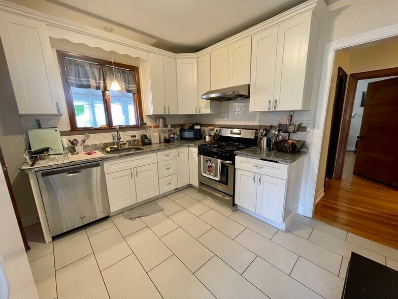 *Pictures are representative samples of the advertised unit. In some cases, the actual units you tou - 20 Coolidge Rd