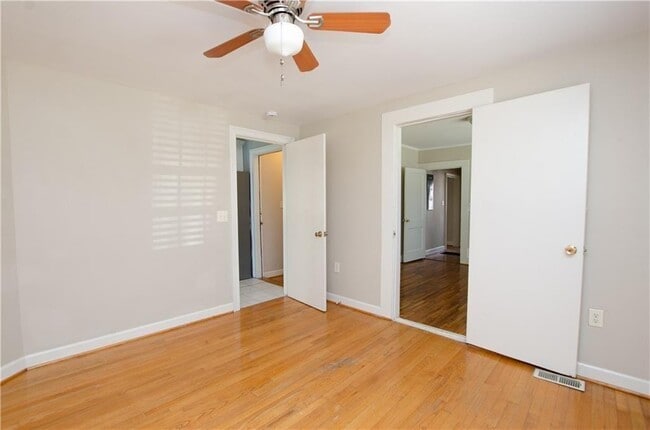 Building Photo - 1398 Woodmont Ln NW