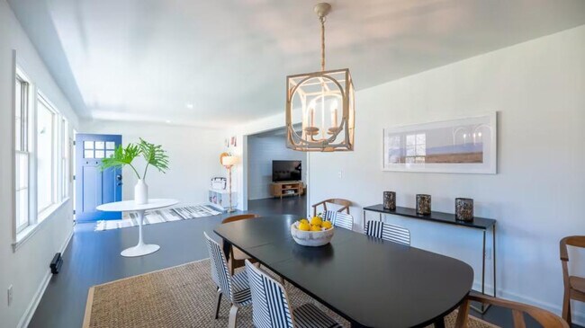 Building Photo - 4959 Parkside Dr