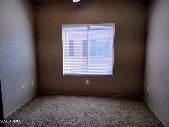 Building Photo - 16825 N 14th St