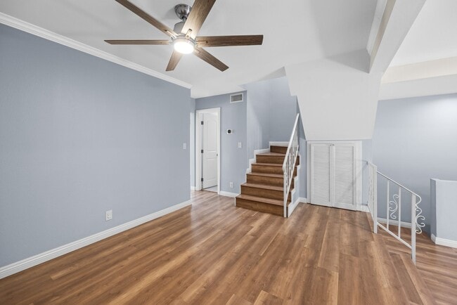 Building Photo - Bright, spacious Van Nuys 3-level townhome