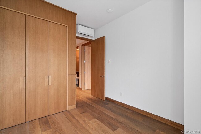 Building Photo - 316 Wall St