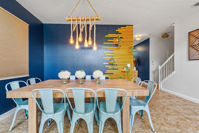 Building Photo - 8964 Bismarck Palm Rd