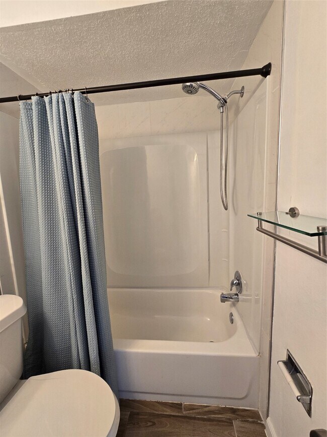 Building Photo - 11231 Briar Forest Dr