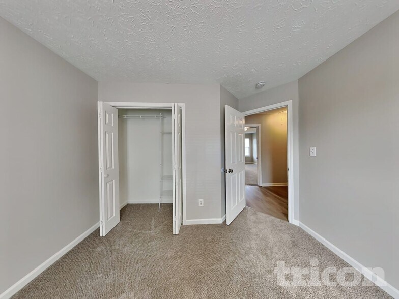 Building Photo - 241 Huntington Dr