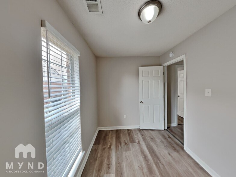 Building Photo - 5887 Tommy Joe Dr