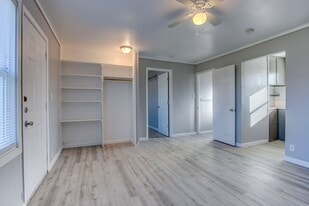 Building Photo - Eastgate Apartments