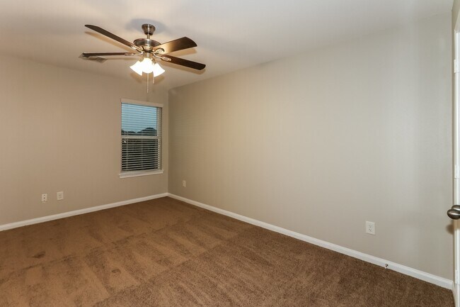 Building Photo - 10311 Urban Oak Trl