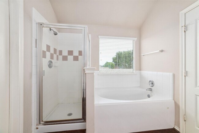 Building Photo - 9823 Lynette Falls Dr