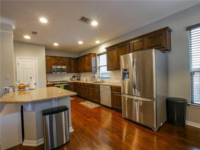 Building Photo - 702 S Frontier Ln