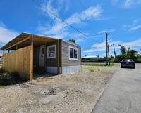 Building Photo - 2581 Oleander St