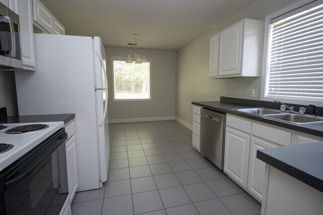 Building Photo - Coming Soon – Charming 3 Bedroom, 2 Bath H...