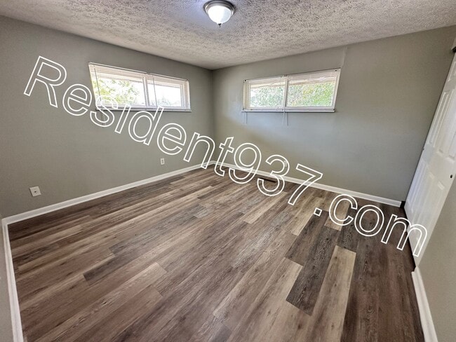Building Photo - 3 Bed 1 bath