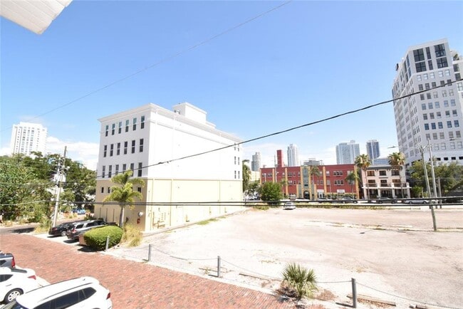 Building Photo - 220 6th Ave N