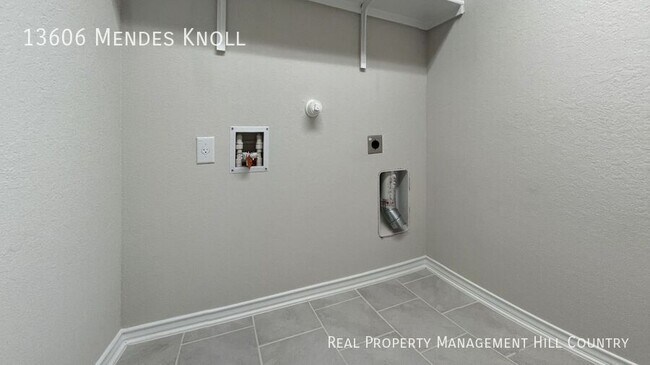 Building Photo - 13606 Mendes Knl