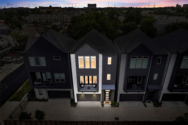 Building Photo - 1410 Milby St