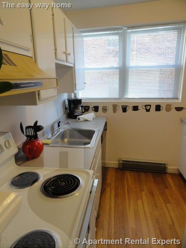 Building Photo - 402 Highland Ave