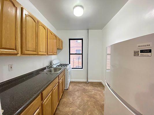 Building Photo - 1 bedroom in BRONX NY 10467