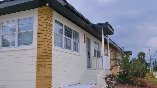 Building Photo - 137 N Hollywood Ave
