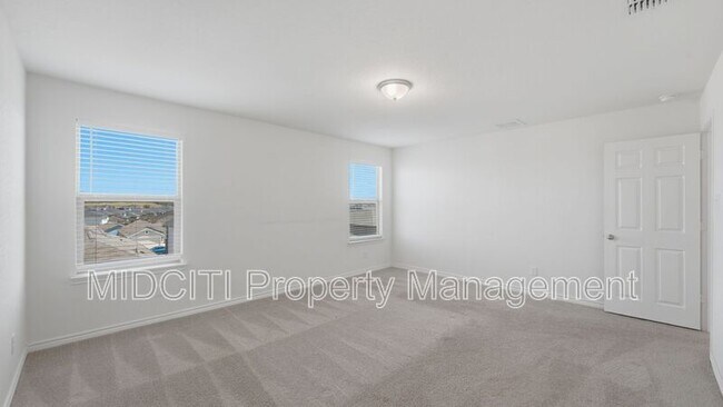 Building Photo - 10419 Salitrillo Bnd