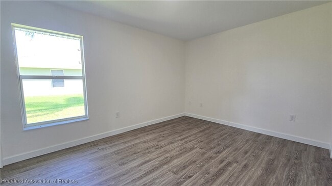 Building Photo - 5201 Diamond Dr