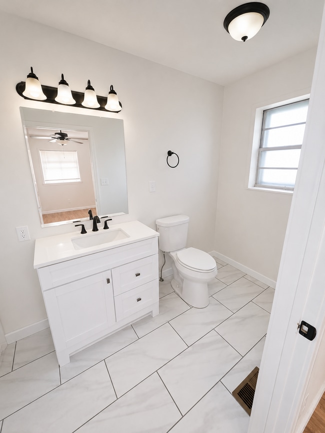 Building Photo - Beautiful 3BD/2BA