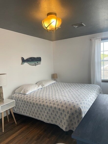 Building Photo - 128 Colonial Rd