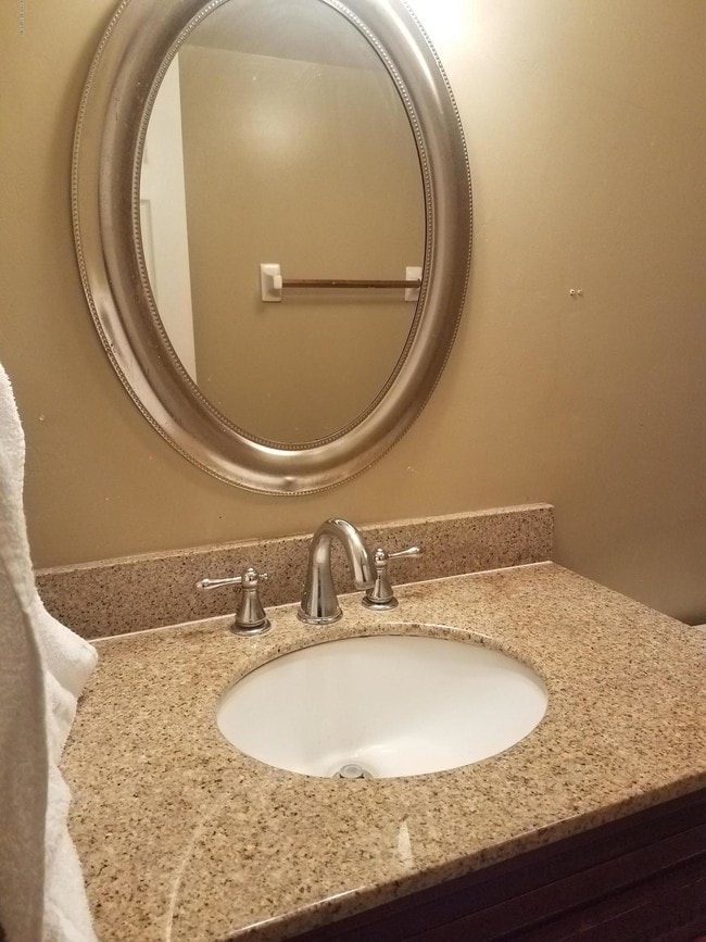 Building Photo - 2043 Dunsford Terrace