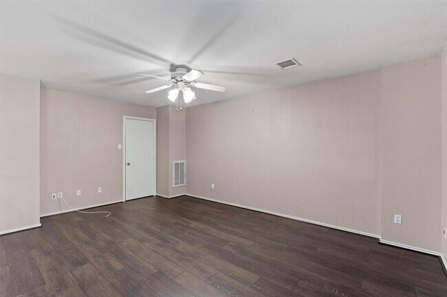 Building Photo - 1805 Gray Oak Dr