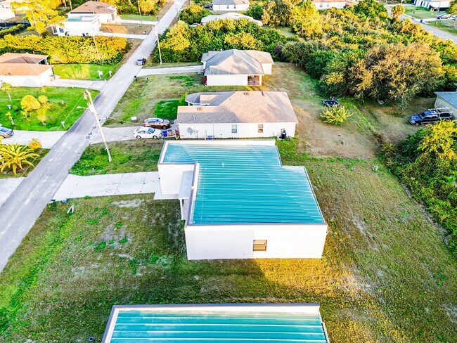 Building Photo - 2915 65th St W