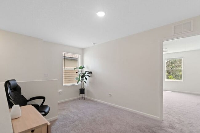 Building Photo - 4 Bed, 2.5 Bath Hidden Creek Home for Lease!