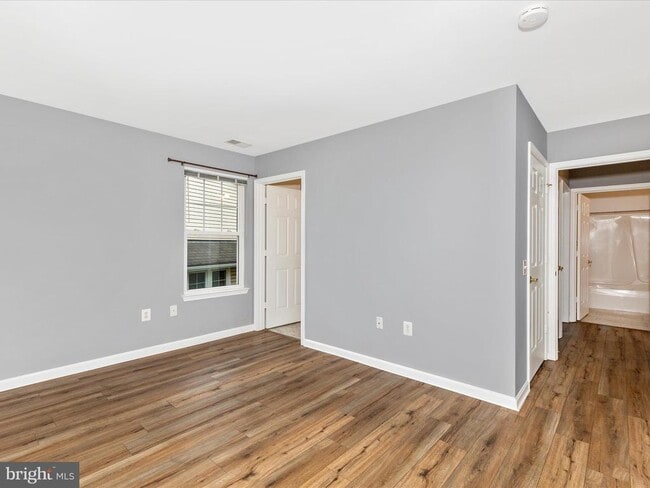 Building Photo - 1111 Jousting Way