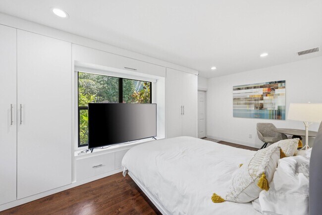 Building Photo - 2835 Polo Island Dr