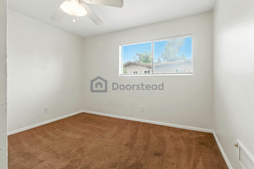 Building Photo - 9175 Campina Dr