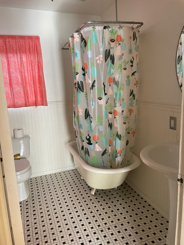 Building Photo - 515 S Indiana St