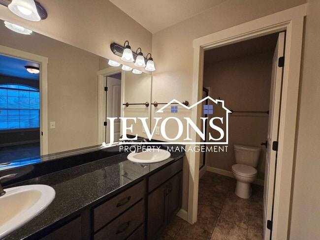 Building Photo - Charming 3 bedrooms homes with two-car garage, fully fenced backyard, minutes away from Yakima Va...