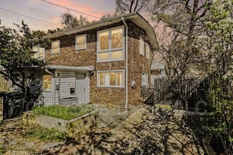Building Photo - 5225 10th Pl S