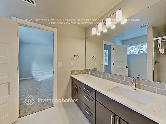 Building Photo - 11211 14th Pl SE