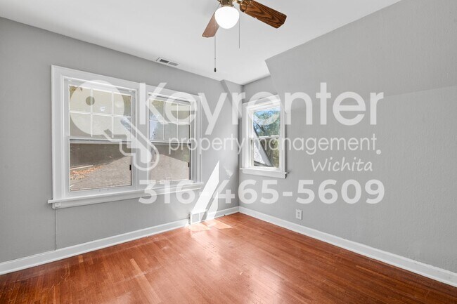 Building Photo - 1728 E McKnight Dr