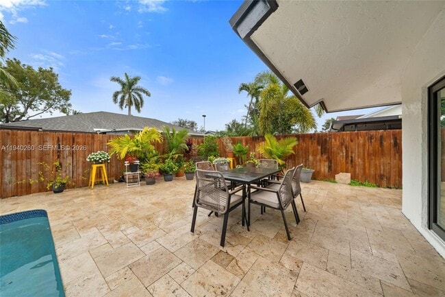 Building Photo - 730 SW 95 Terrace